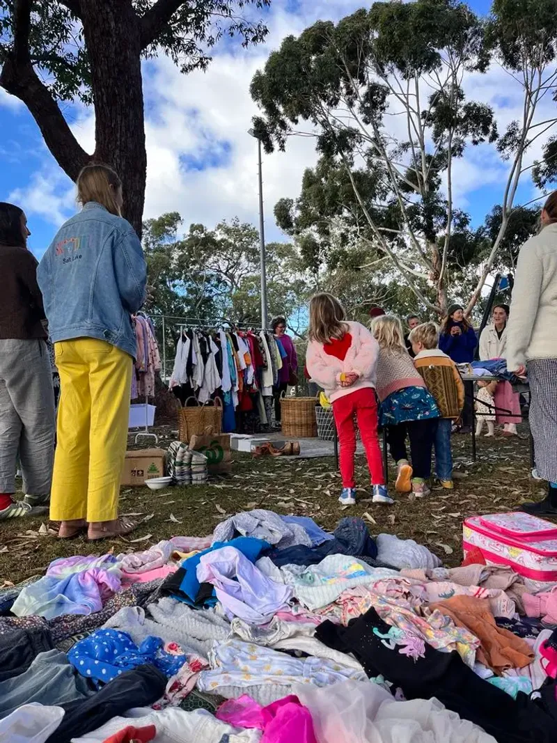 COMMUNITY CLOTHES SWAP